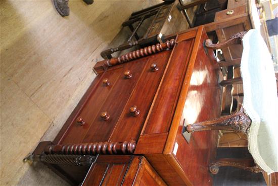 Victorian mahogany chest of drawers